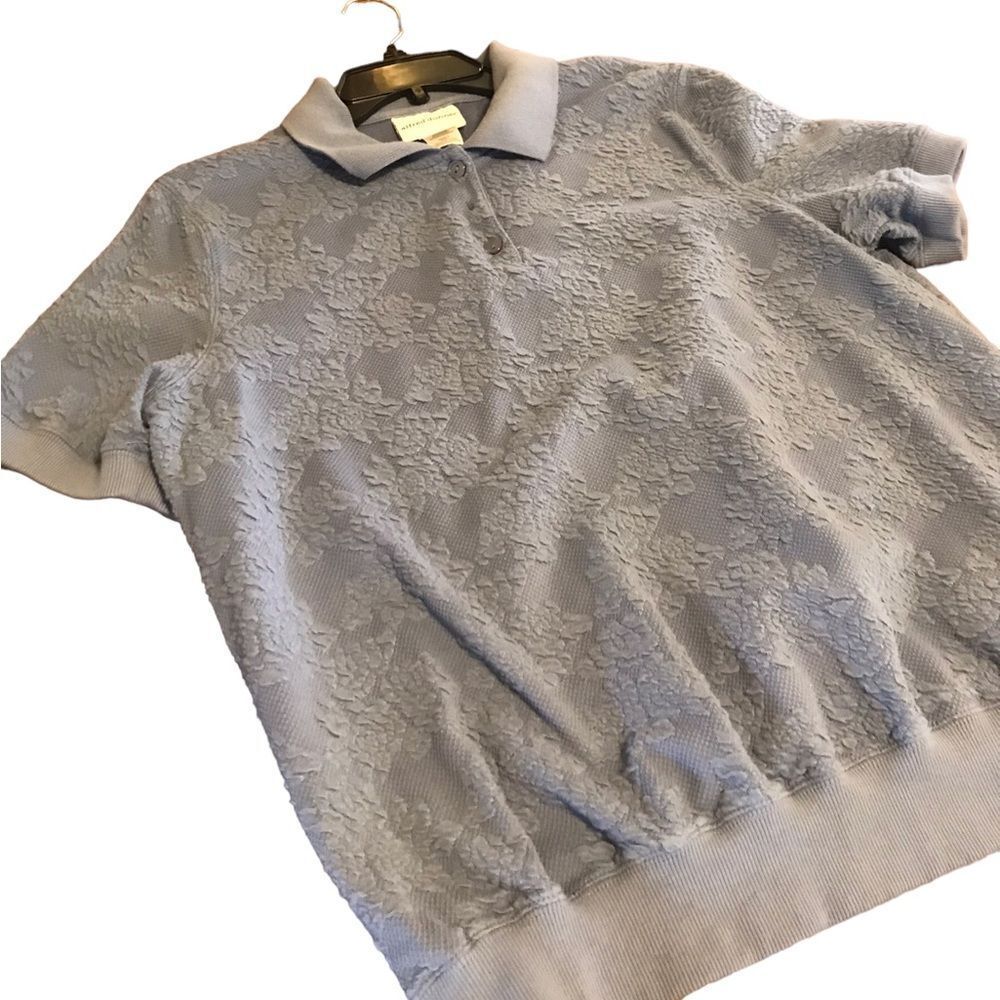 Alfred Dunner Lt blue size medium shirt sleeved collared sweater great cond